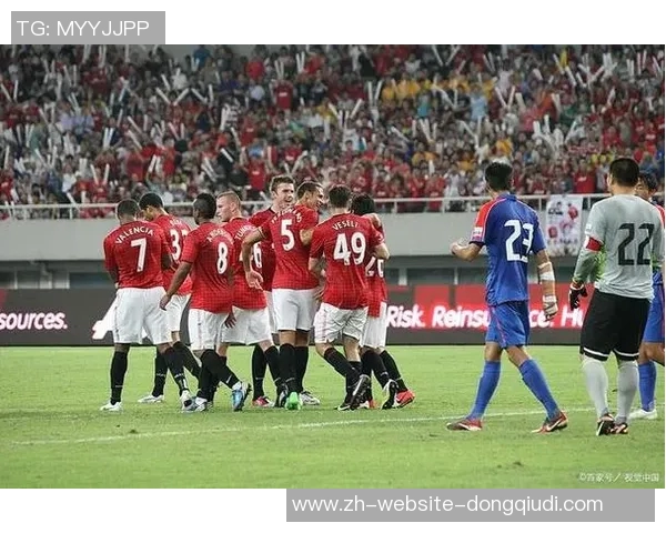 曼联vs劲敌对决展现足球魅力球迷期待激情四溢的比赛盛宴 曼联vs劲敌对决展现足球魅力球迷期待激情四溢的比赛盛宴